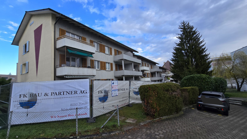 Dachstockausbau mit PVA MFH Hungerbergstrasse in Zürich